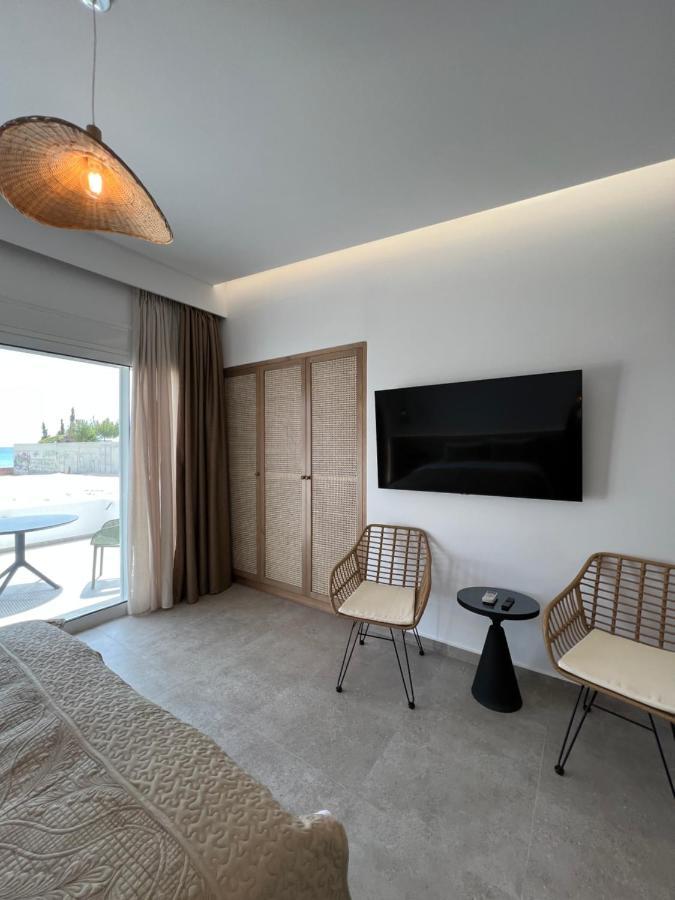 Penthouse & Apartments By The Sea Airport Airstay อาร์เตมีดา ภายนอก รูปภาพ