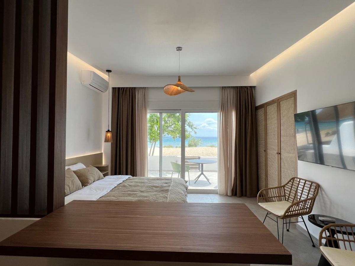 Penthouse & Apartments By The Sea Airport Airstay อาร์เตมีดา ภายนอก รูปภาพ