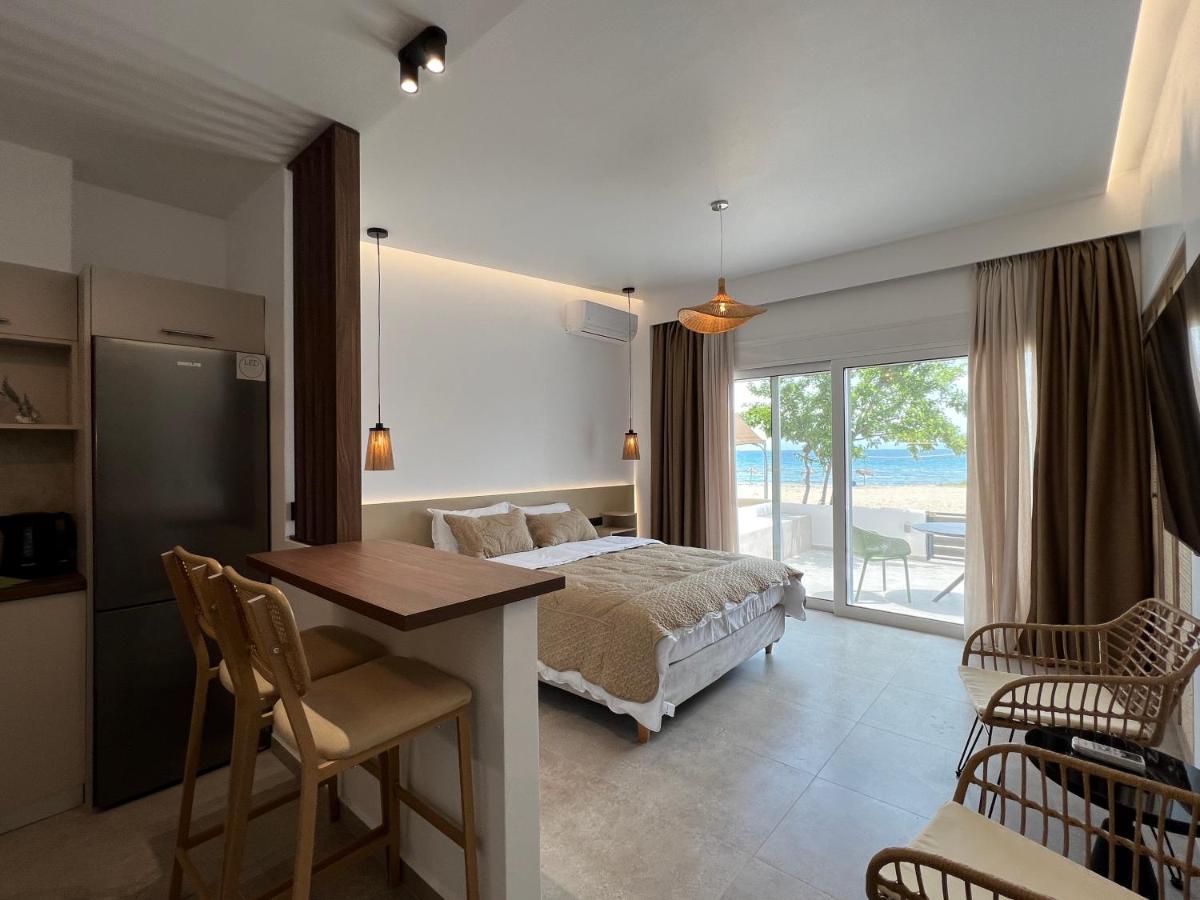 Penthouse & Apartments By The Sea Airport Airstay อาร์เตมีดา ภายนอก รูปภาพ